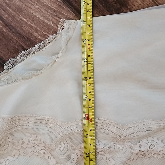 Vanity Fair - Picture 4 of 9